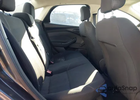 2016 Ford Focus S z USA, uszkodzony, nr VIN 1FADP3E26GL262175